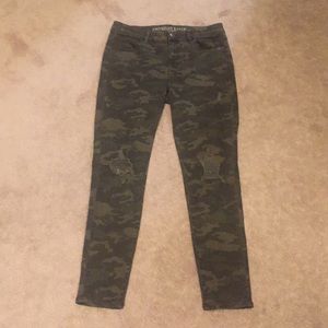 American eagle camo pants